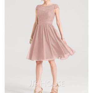 A-Line Scoop Neck Knee-Length Chiffon Dress